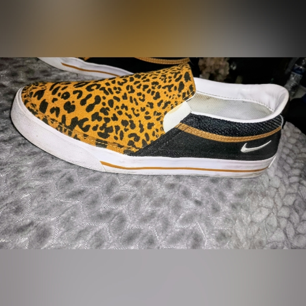 ✨Nike Women’s Court Legacy Leopard Slip-On Casual Sneaker 🐆👟 Pre-owned - Picture 6 of 9